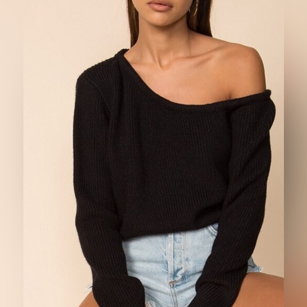 superdown Black Off-the-Shoulder Sweater